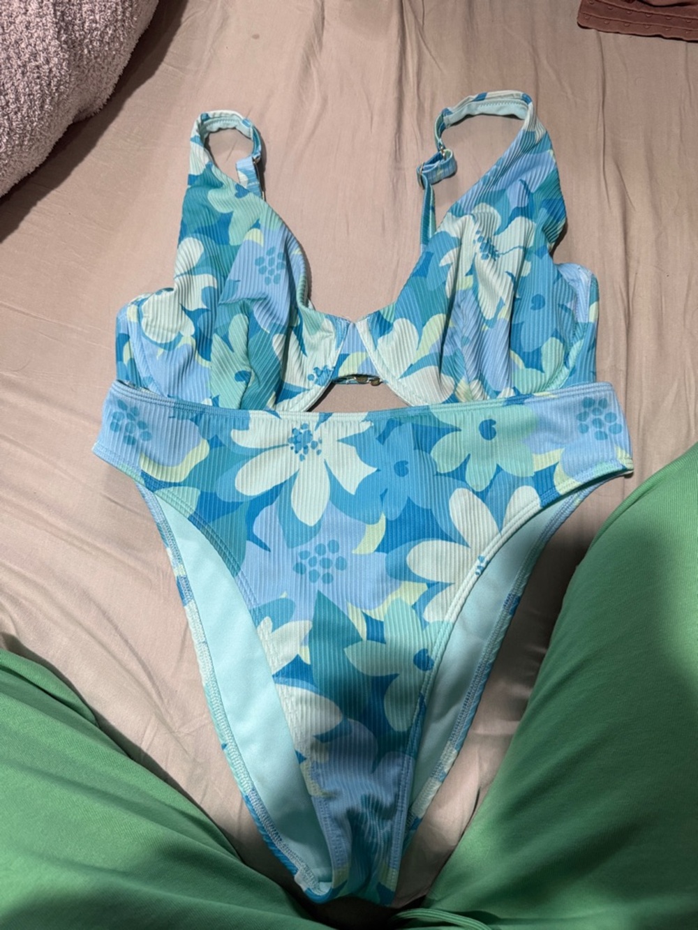 Hollister Blue & Aqua Floral Underwire Bikini Top